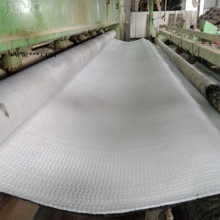 山东供应河南人工湖水利工程gcl膨润土复合防水毯卷材 人工湖防水毯